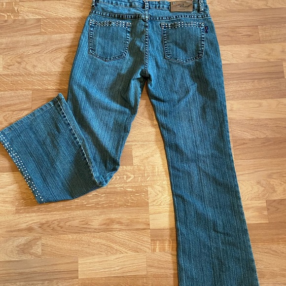 low rise jeans - Picture 2 of 3